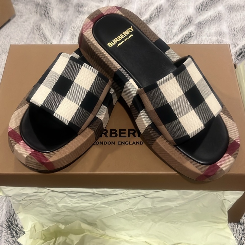 Burryberry Buckingham Slides